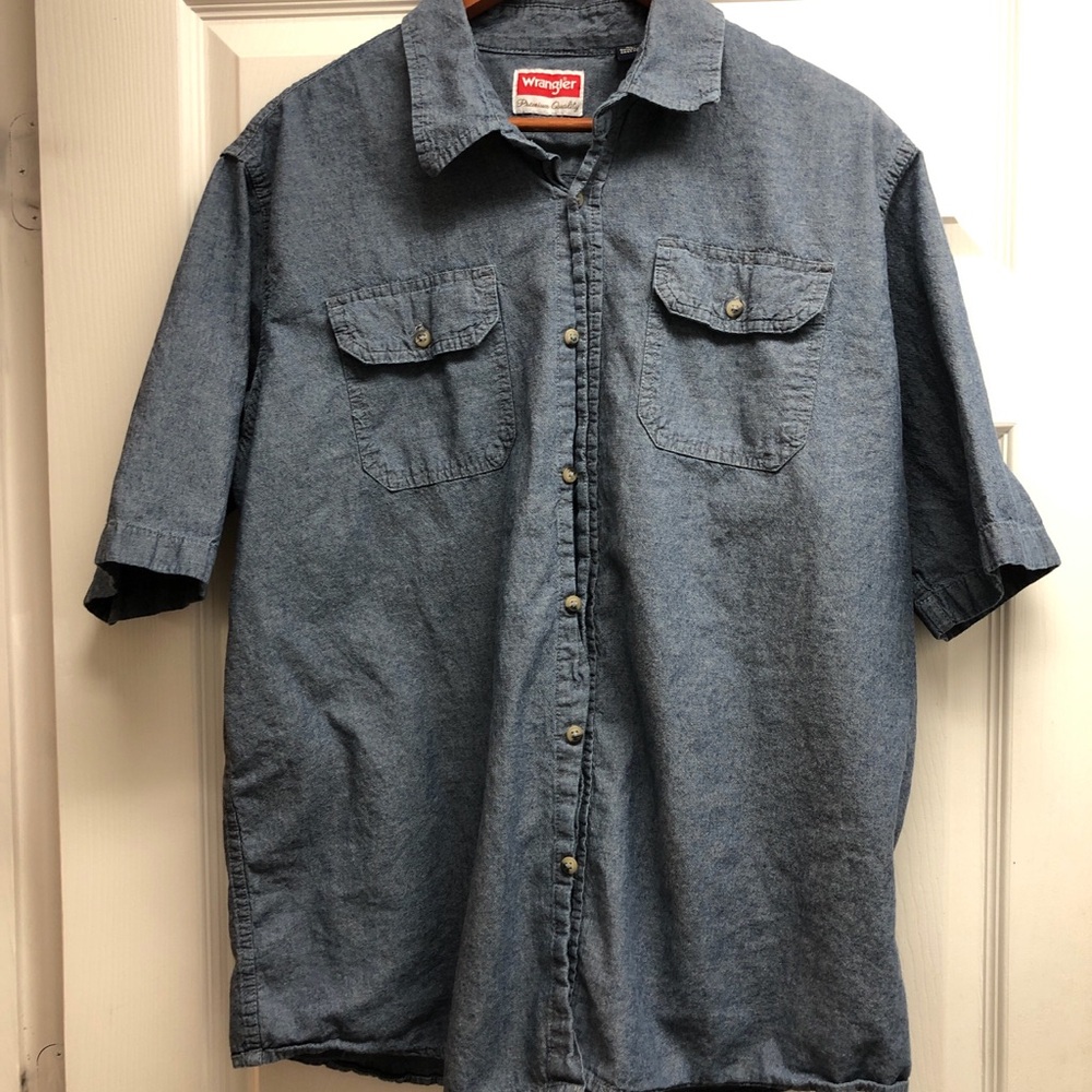 Wrangler XL Short-Sleeve Denim Button-Front Shirt in Blue Men’s
